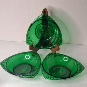 4 Anchor Hocking Emerald Green Triangle Serving Bowls - Set of 3
